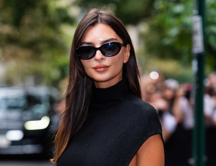 Emily Ratajkowski's Rich Mom Handbag Has an Under-$20 Lookalike