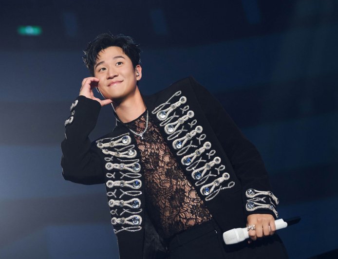 周興哲攻蛋壓軸嘉賓來了！　「超大咖天團」登台全場叫瘋