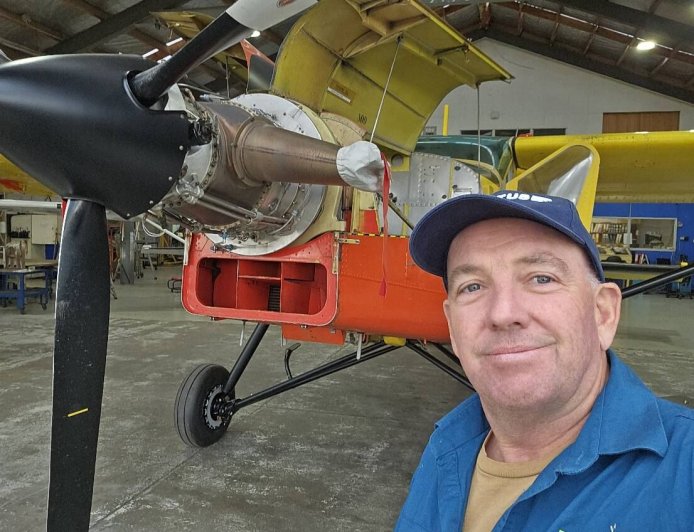 送完8跳傘客 飛機高空失控「死亡螺旋」!40年資深教練墜機亡