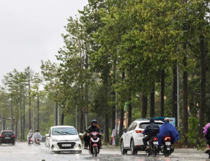 台风“博罗依”在越南登陆，造成数人死亡、失踪