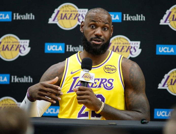 等二兒子實現父子3人一起打NBA？　詹皇：我們有不同時間線