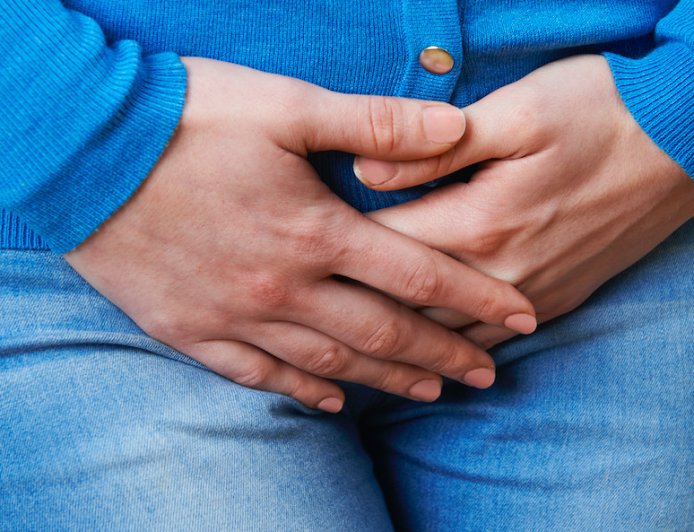 女網紅直播5小時不敢上廁所　憋到「感染尿血」急就醫