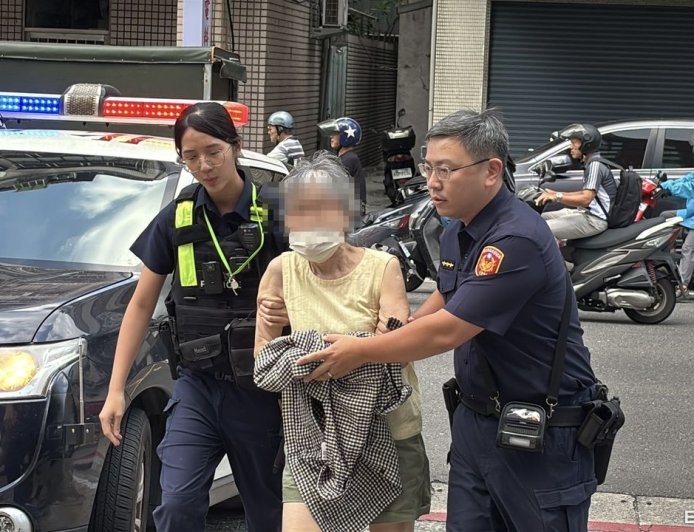 白髮婦捷運逼讓坐同天被通緝　常在警所「大談陰謀論」