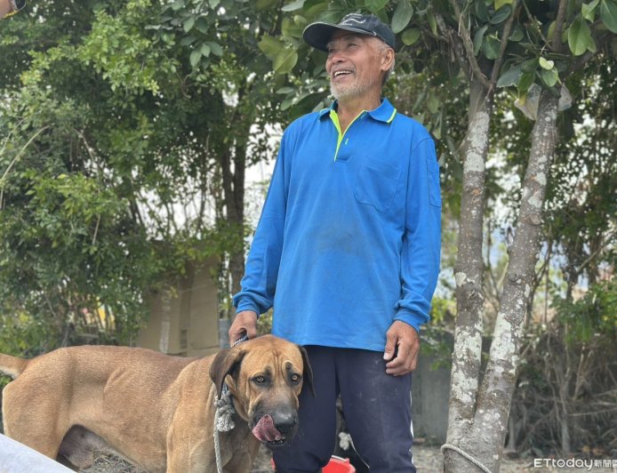 超強大哥肉身抵抗洪水!忠犬伴游500m逃命 沒救到「小麗」鼻酸