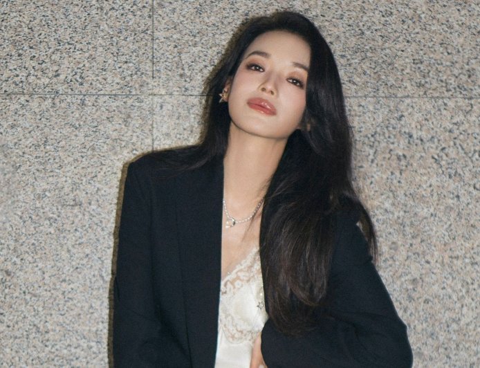 舒淇珠寶戴出鬆弛感　疊搭珍珠鍊秀女神氣勢