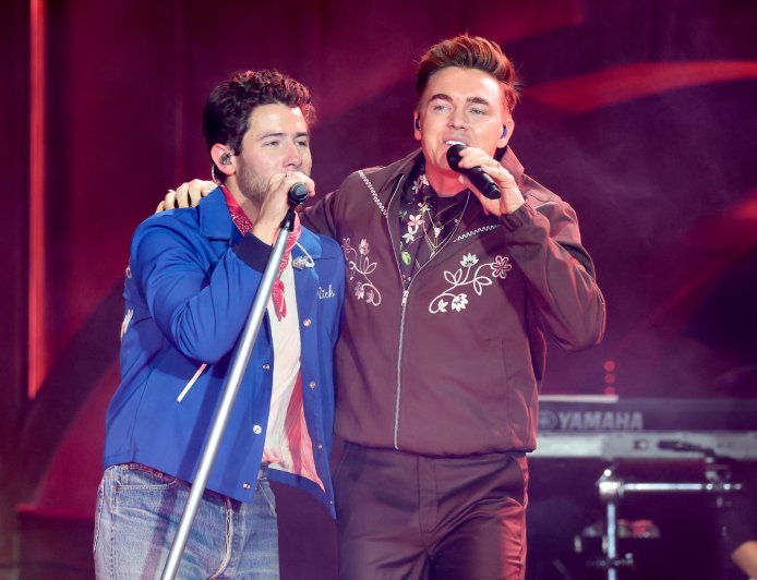 Jonas Brothers Bring Out Surprise Guest Brett Young in Albuquerque