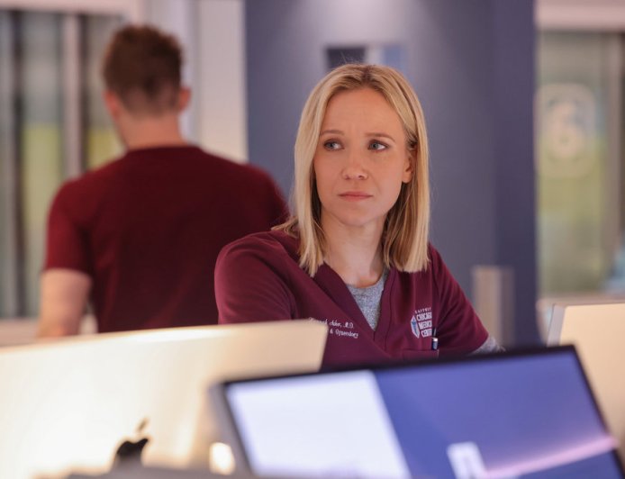 ‘Chicago Med’ Boss on How Hannah’s Pregnancy Is Breaking Barriers, the Three(!) Potential Fathers and Why We Won’t See a Flashback With Archer