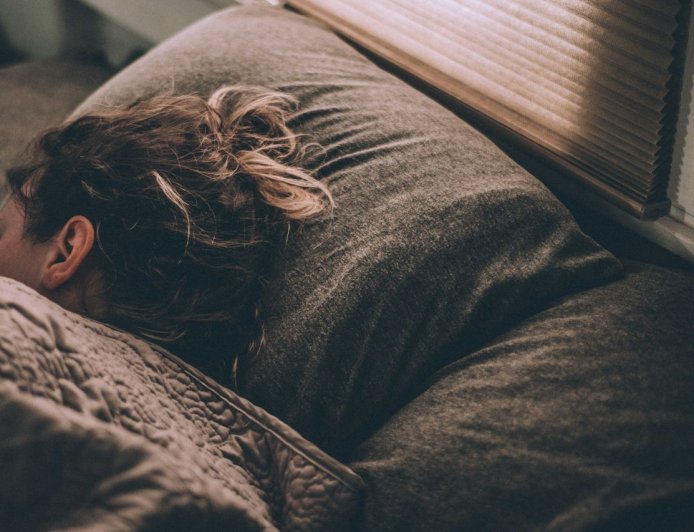 淺眠睡不好？掌握「5吃4不碰」原則　讓你一覺到天亮