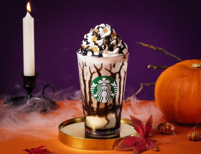 萬聖節星巴克推暗夜星冰樂　IKEA「一刀莓命」黑色甜點上陣