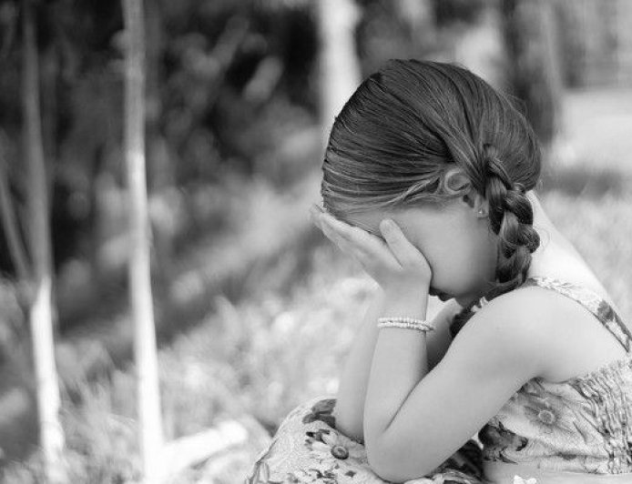 小學狼師猥褻3人！乳頭貼OK繃　女童淚：他再當導師就「跳下去」