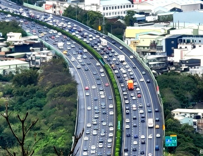 明天國道北上車潮為平日1.4倍 高公局公布11處易塞路段