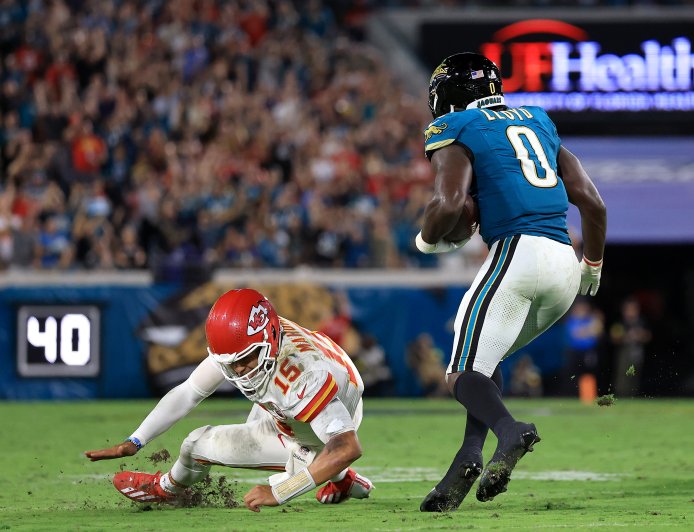 ‘Play of the year’ – Patrick Mahomes makes a highly uncharacteristic play that swings the entire Monday Night Football game