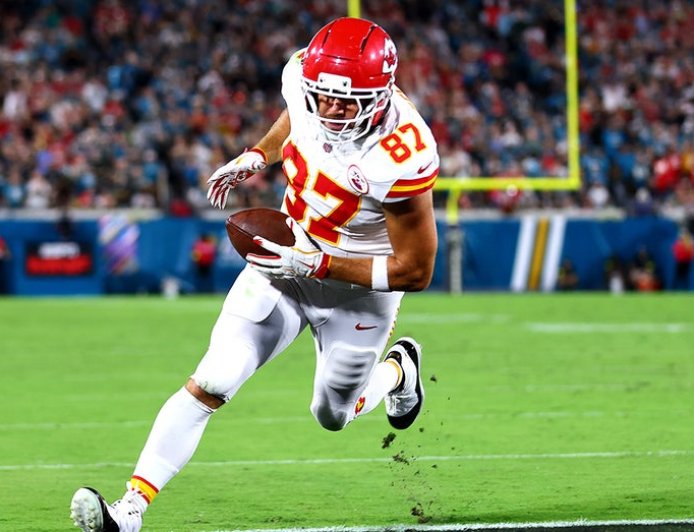 Travis Kelce scores questionable TD for Chiefs days after Taylor Swift's album release