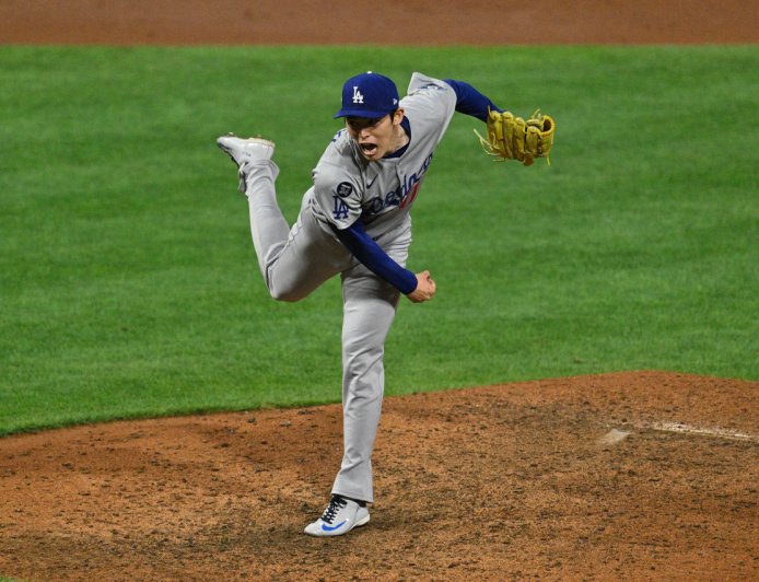 佐佐木朗希戲劇9局下2球關門 道奇驚險擊退費城人取得聽牌優勢