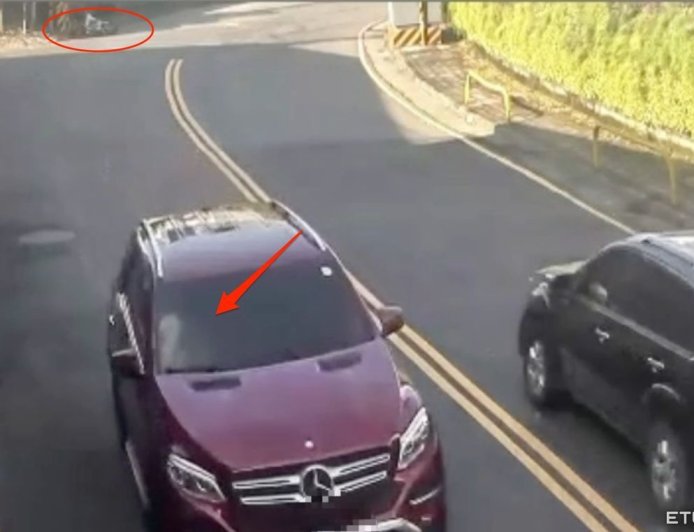 黃子佼開賓士涉肇逃!堅稱沒感覺撞到…疑副駕回頭看畫面曝