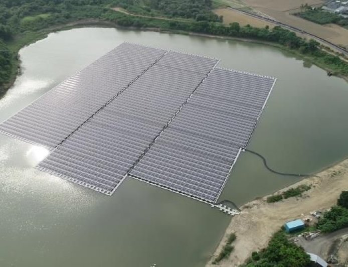 烏山頭水庫13公頃光電板空拍畫面曝!南部供水命脈安全疑慮再起