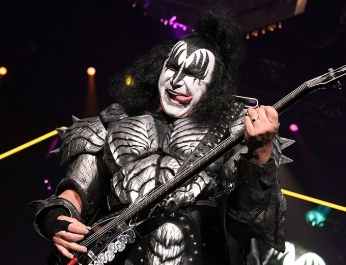 KISS rocker Gene Simmons passes out behind wheel and crashes into parked car: report
