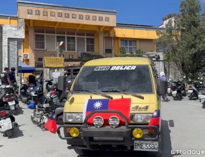 國慶日光復不缺席!志工車隊播國歌 繞行市區喊:大家都是超人