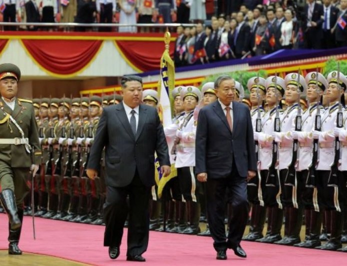 “社会主义天堂”:朝鲜领导人金正恩庆祝执政党成立80周年