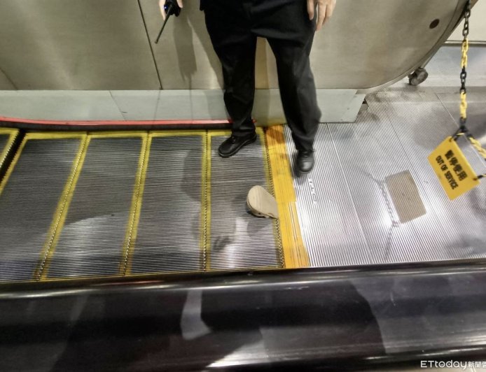快訊/洞洞鞋惹禍!捷運新埔站手扶梯突故障 多人跌倒受傷
