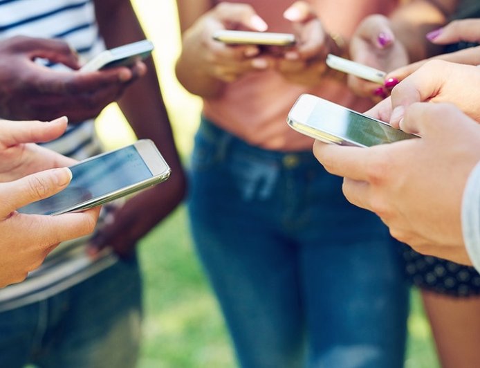 Test yourself on the Gen Z slang of 2025: Can you decode ‘huzz’ and ‘glazing’?