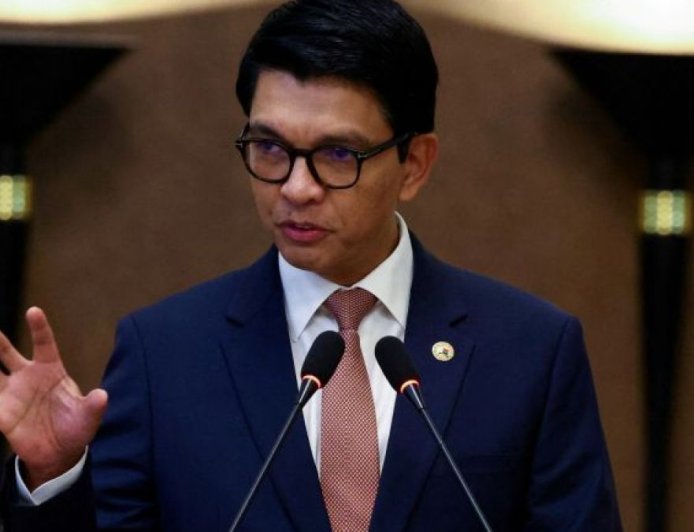 马达加斯加总统在军队分裂之际谈及“政变企图”