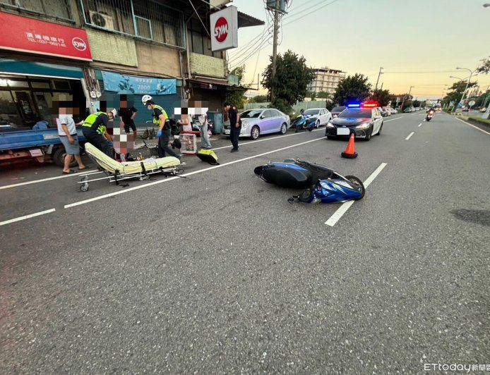 苗栗婦騎3輪車遭機車撞飛!頭部重創進ICU 驚悚瞬間曝