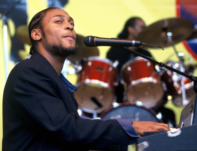 Ten Classic D’Angelo Deep Cuts, From Prince Covers to Duets With Erykah Badu and Lauryn Hill