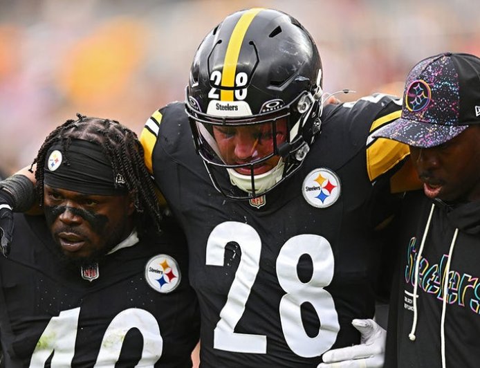 Steelers captain calls home field 's---' as players complain to NFLPA about playing surface