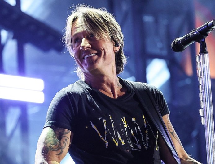 Keith Urban has awkward moment with fan named Nicole at Nashville concert