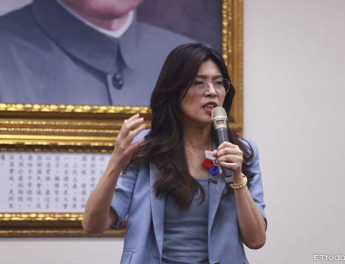 鄭麗文當選黨主席!她幫綠營「想好下一步」:別讓這些人流向白營