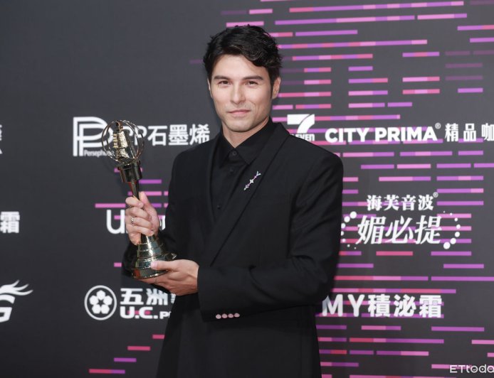 金鐘時尚/網友票選鳳小岳紅毯最帥!LV西裝「一亮點」超會穿 阿Ken也上榜
