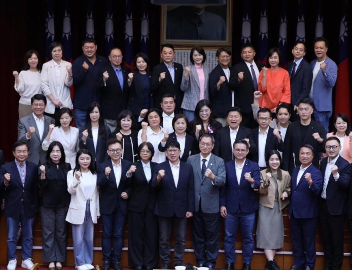 鄭麗文路線藍營靜默觀察中 綠營鼓舞要打成中國黨