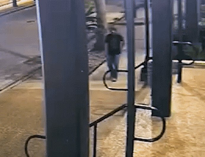 13-year-old girl narrowly escapes broad daylight abduction after biting masked attacker