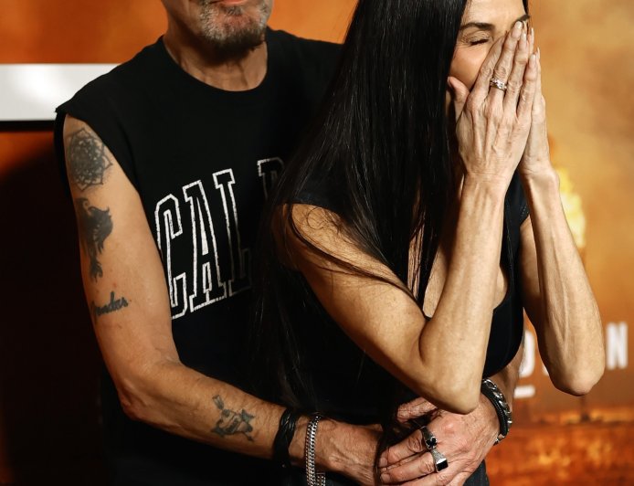 Demi Moore and Billy Bob Thornton Recreate His Pose With Angelina Jolie