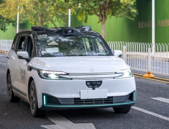 地方新闻精选 | 武汉一出租车司机“碰瓷”无人驾驶汽车 焦作一局长诬告陷害同事