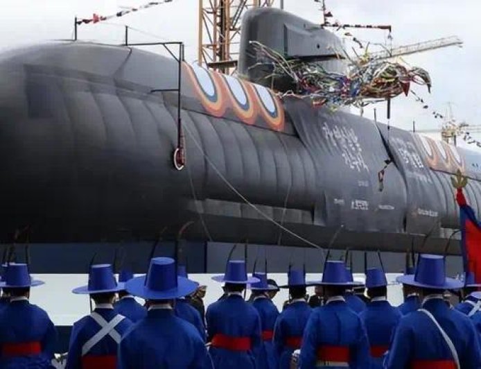 目标中国航母？特朗普一句“我批准”，韩国立马掏出3500亿美元