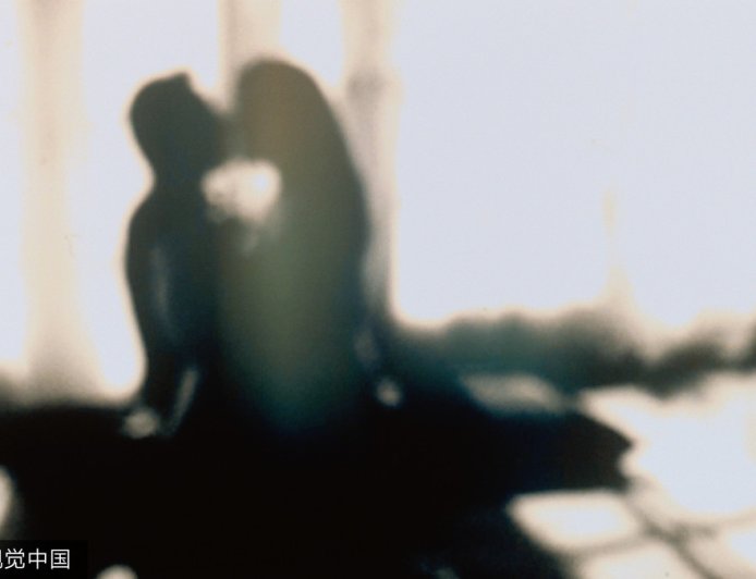 目睹夫KTV擁吻還「承認精神外遇」 妻求償60萬全敗訴