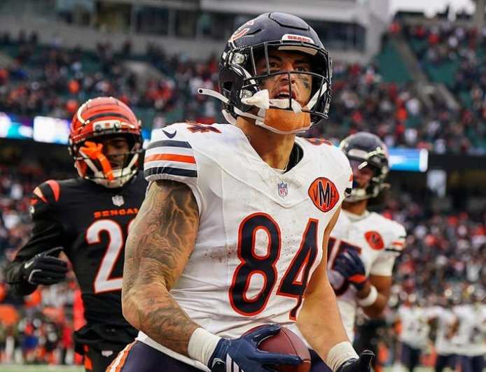 Bears' Colston Loveland bounces off 2 defenders to score clutch TD for win over Bengals