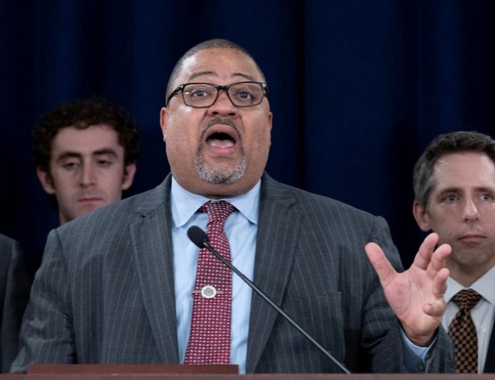 Revolving door of blue city repeat offenders keep being released as DA spent time prosecuting Trump