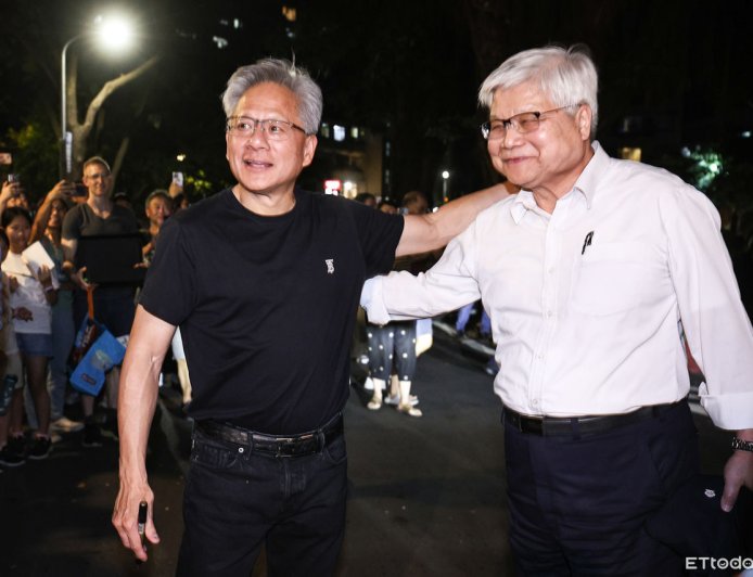 黃仁勳力讚4台廠在美合作　台積電再戰股價新高