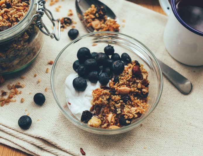 擊退憂鬱！營養師推薦提升心情的食物清單