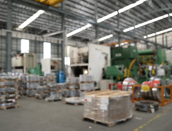 关税持续阻碍复苏，美欧制造业仍举步维艰