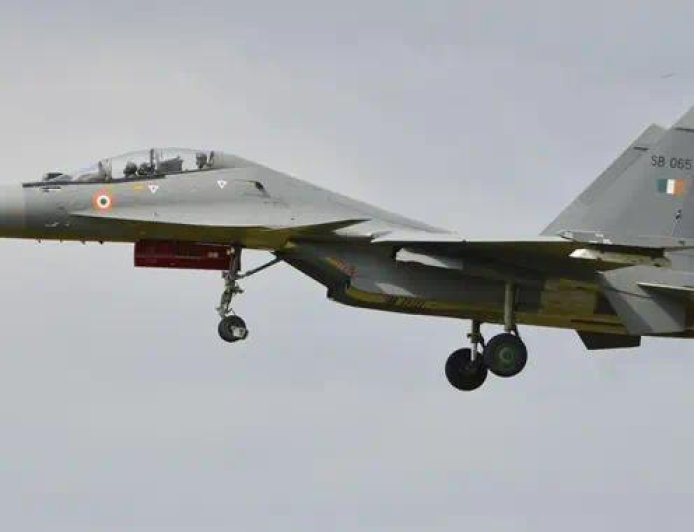 阿塞拜疆枭龙刚到货，死对头立马下单苏-30，枭龙：又来讨打了？