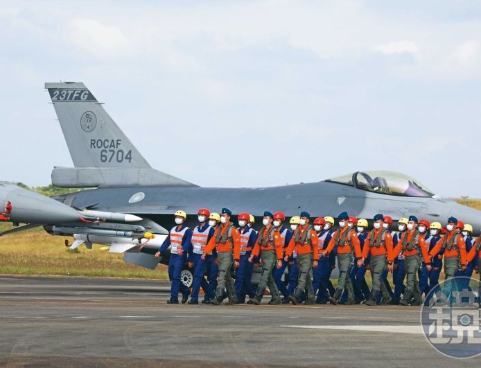 空軍士官偷吃女同事　渣話逼正宮「共事一夫」：一人一次