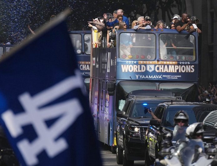 Fox News Sports Huddle Newsletter: Dodgers celebrate World Series repeat, NFL trade deadline frenzy