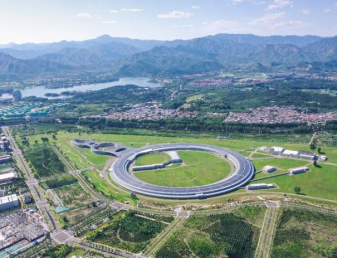 这只年底睁开的“超级眼睛”， 为何是我国科技自立自强的利器