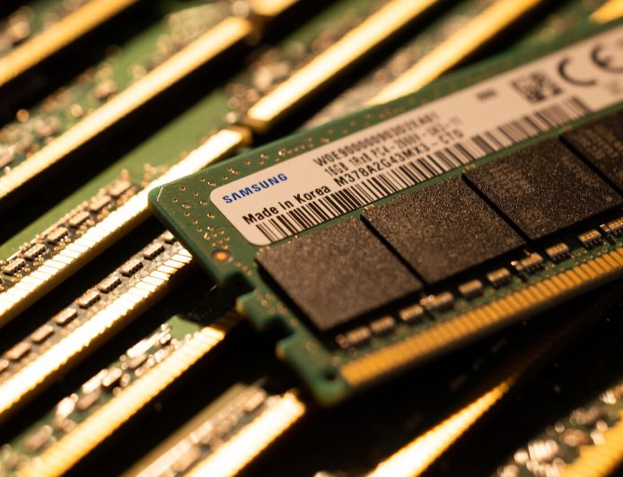 深圳華強北商城「記憶體晶片」瘋漲「快過黃金」　AI崛起破供需平衡