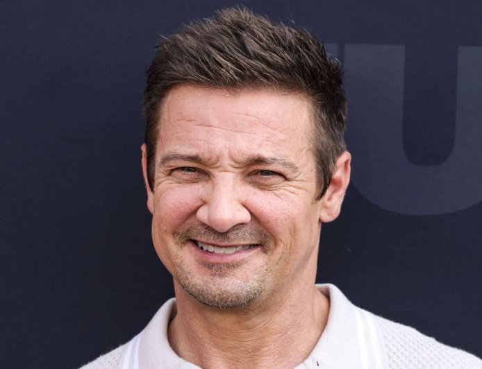 Jeremy Renner’s Secret Texts And Alleged Threats Spark New Hollywood Scandal