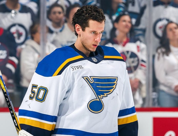 Blues goalie clarifies intentions after trying to pocket puck from Alex Ovechkin's 900th goal